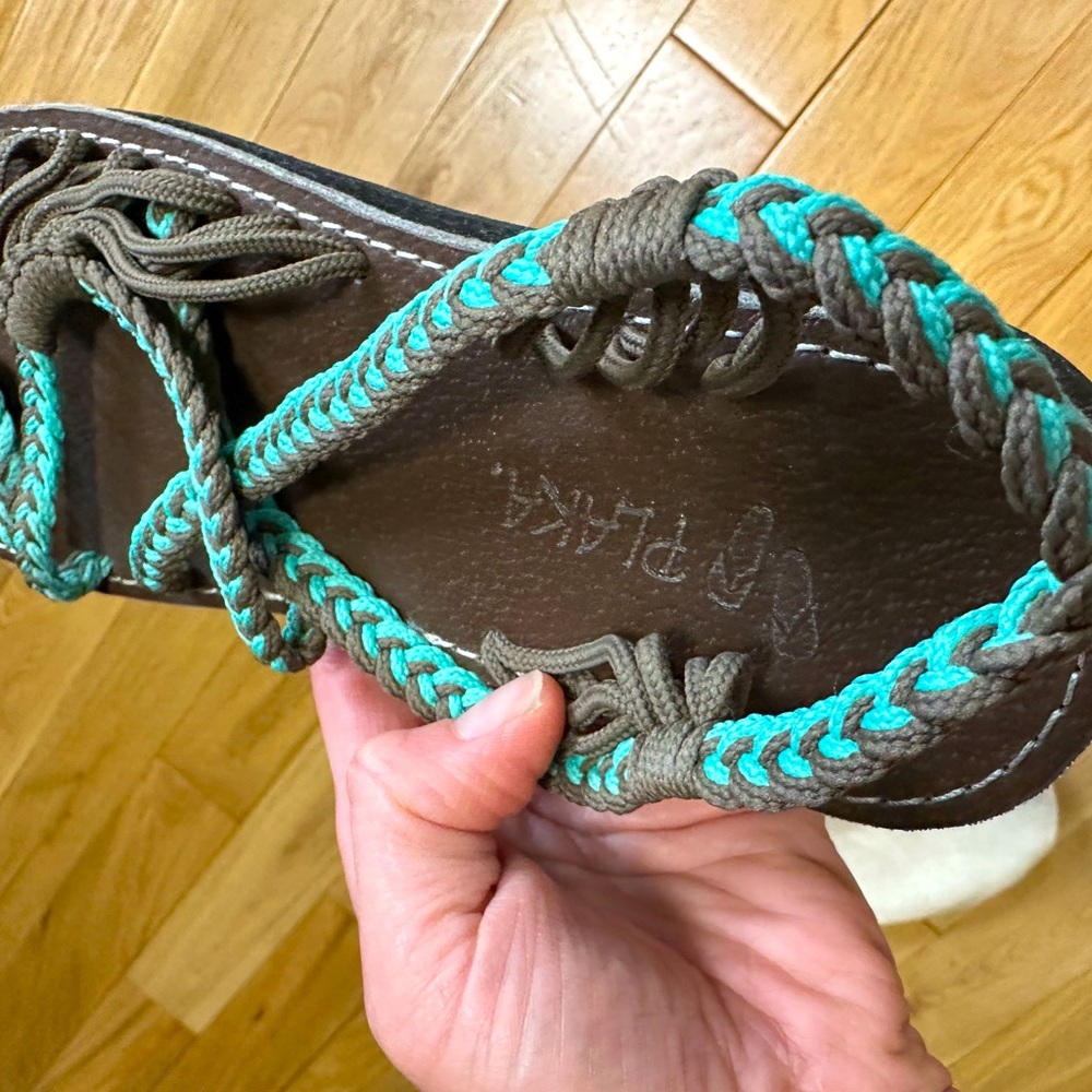 PLAKA Sandals Size 7